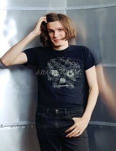 O baixista Nikolai Fraiture 